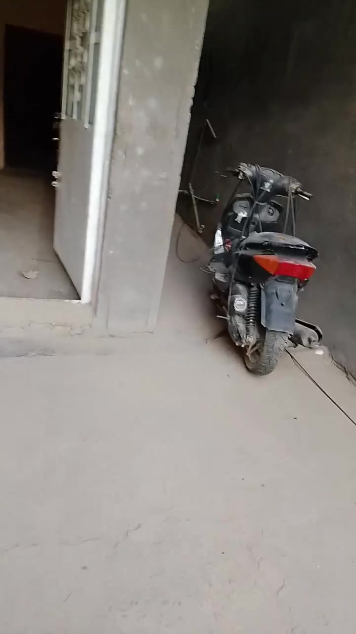 بيت لليجار ابواغريب قرب جامع الرحمن مساحة البيت ١٢٥متر طابقين ***********.      ***********
