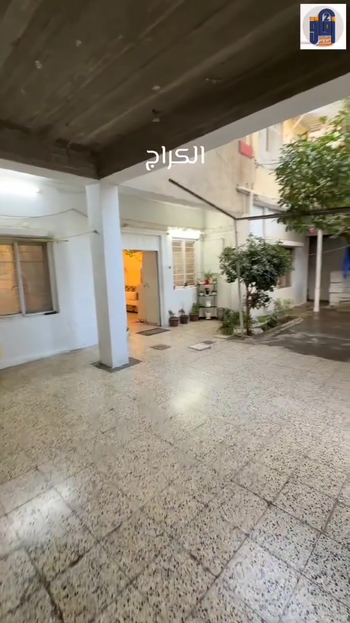 السلام عليكم 
دار للبيع في حي الدركزليه قرب سوق النبي يونس موقع مميز يصلح تجاري وسكن
مساحه الدار [٢٠٠]متر 
سعر المتر مليون وقابل للتفاوض 
للتواصل والاستفسار على الرقم ***********
