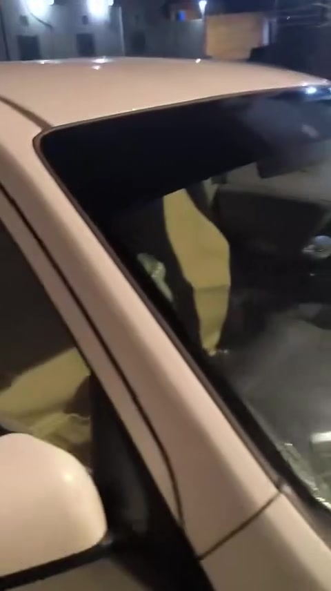 نيسان صني للبيع موديل 20 رقم اربيل منتهية السنوية ب٢٥ شهر ال١١ باسم شركة اكرم احمد عبد الرحمن عندي وكالة باسمي ما بيها ضربة قوية بيها دحجات بس بيها حالوب 
ماشية ١٨٩ الف مكينة تبريد كير كله تمام 
حدادية 60الى 70بالمية السعر ٨٥ ورقه
موجودة في البصرة ـ أبي الخصيب 
***********
