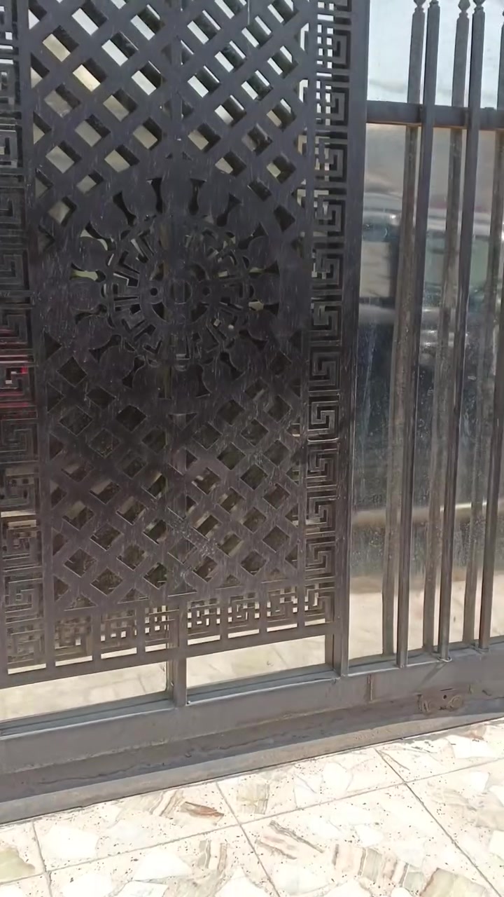 سلام عليكم 
دار للبيع مساحة الدار 100 م
طابو صرف  طابقين متكامل  بسعر مغري
الجبهه 7 أمتار/ النزال 15
العنوان : زعفرانية٫ الشرطة
للاتصال: ***********
