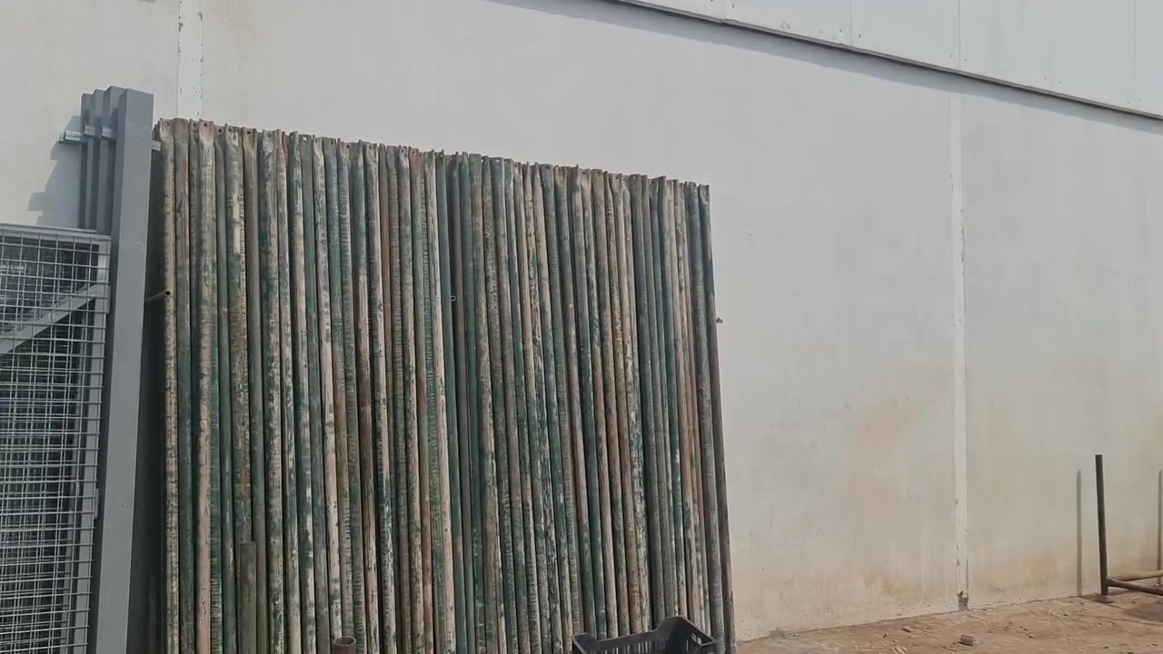 کۆگای ڕێباز تۆربەی  بۆفرۆشتنی بۆری ئەسکەلای  دەستی دووی سیاج  بۆریەکە ئینجونیو ئەستورە 2مترونیو درێژە بەکاردێ بۆسیاج بۆکەپری مێو بۆریەکە ئەوەندە پتەوە ئەتوانی وەکوشیش بەشۆفڵ داکوتریێ وەجبەیەکی زۆرمان هەیە نرخی گونجاوە ناونیشان سەردووسایدی گشتی چوارقوڕنە گرجان ژم***********ژم***********گەیاندنیشمان هەیە
