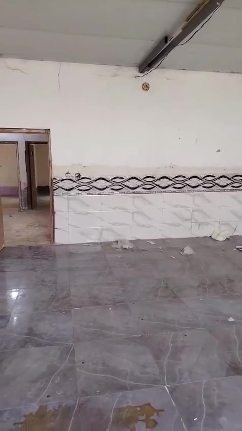 بيت للبيع في كربلاء المقدسه قرب مدينه سيد الاوصياء مساحته 320متر بيت جاهز مي خطين كهرباء وطنيه وسحب وكلشي واضح بل فيديو للتواصل على الرقم ***********
