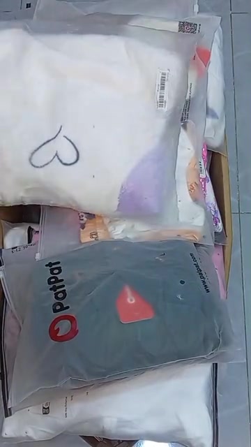 ملابس أطفال