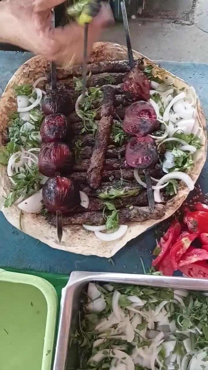 مشويات ابو سليمان عرض يوم الجمعه كيلو كباب دجاج  ٧٠٠٠ لحم  ١٦٠٠٠ تكت دجاج ١٢٠٠ح  اجنحه ١٠٠٠٠  هاتف *********** العنوان الانبار القائم  قرب الجامع الكبير ومستعدون لتجهيز كافت المناسبات والعراس وبسعار مناسبه يوجد خدمة توصيل
