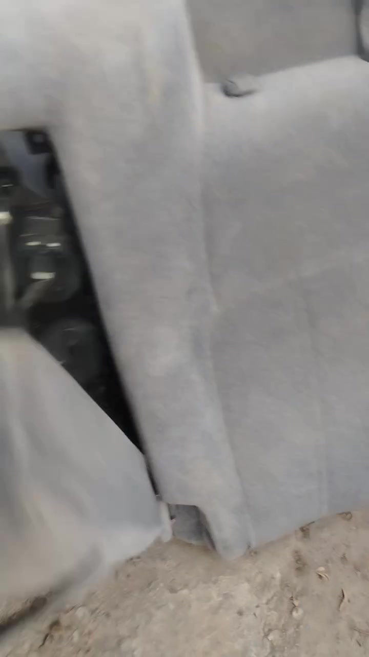 ***********
