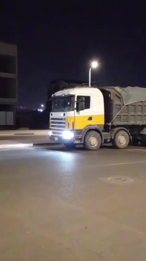 السلام وعليكم اسكانيه ٢٠٠٣ ابيع بدون رقم السياره مطوله مكينه انجكتر لا صرف ولا بخار جديده مجموعه ٢٠٠٠/٢٦ خفيفه ريشه كير اوتماتيك تخم تاير المكان بصره السعر ١٩٠ ورقه وبيهه مجال  رقم الهاتف ***********
