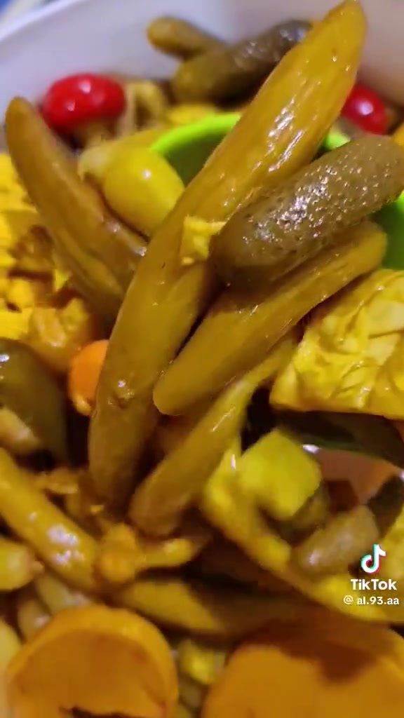 معمل طرشي • عامل • عمل مصنع