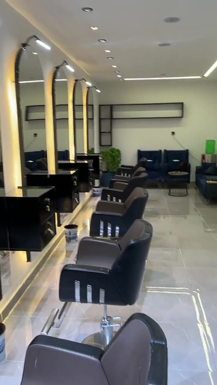 سنتر للبيع جاهز من كولشي
يرهم نسائي ورجالي
بي ٥ كراسي  اماجرات 
موقع السنتر طويريج حي الشهداء 
سبلت مولده وطني يشتغل
اجاره سنوين مدفوع اجاره كلش مناسب 
للشراي بس يدخل ***********
