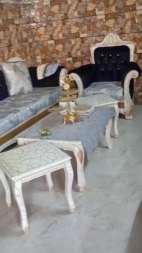 ديوان ملكي عشر أمتار معا طبله كبيره 4زغار سعر 650بي مجال