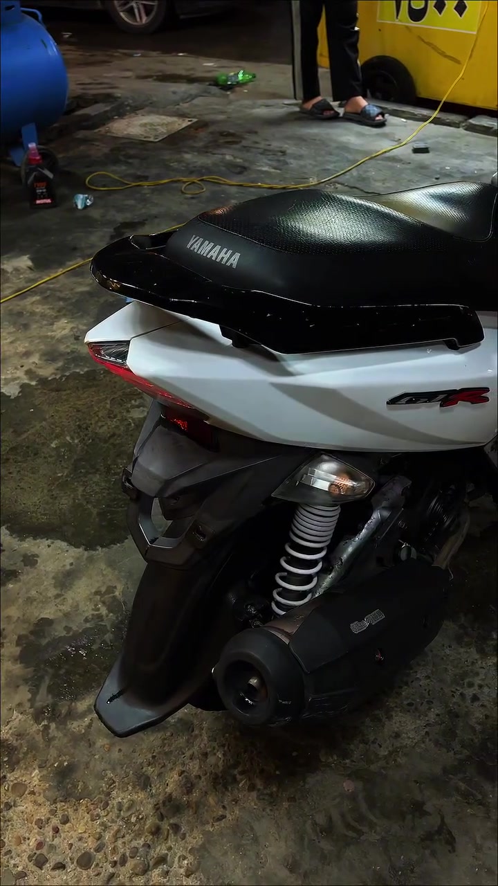 دراجه GTR
كور رياضي 
بوشه تسعه وخمسين مامفتوحه  
بيه شغلات حلوه لايتاات واشاير led 
والدراجه بيها منافيين مال مرور 
واتساب ***********
