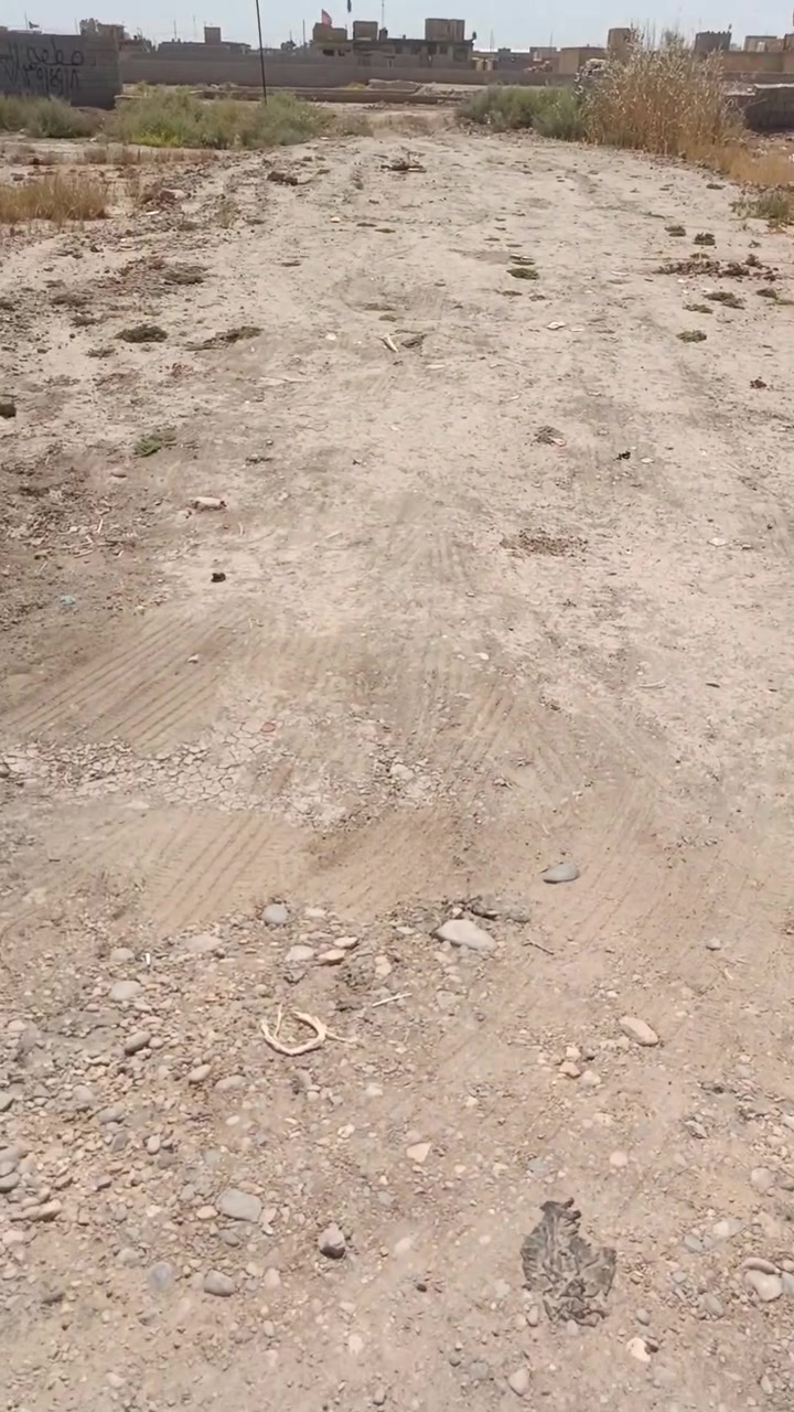 قطعه للبيع زراعي مساحه 208 حي لكوفه مقابيل بانزين خانه حجي عبد الحسن ملاغي قريبه عله شارع بني زيد تصال عله هاذه رقم سعر مناسب ***********

