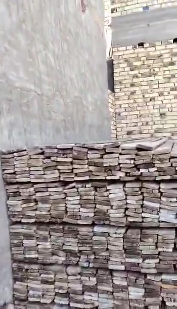 للبيع قالب خشب روسي نظيف
عدد  18 مكعب ونص
بي 14 مكعب اطوال و4 مكاعب مقاصير 
عنوان الحلة المركز هاتف ***********
