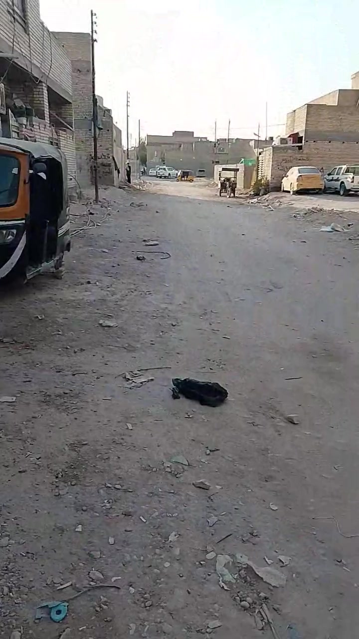 سلام عليكم بيت للبيع في منطقه ضباط ثانية زراعي مال بلديات المساحه 100 مربع موقع كلش حلو بناء درجه اولى جديد معنى الكلمه محد ساكن بل بدايه سعره مناسب سعره 72بي مجال اي استفسار عن الرقم ***********
