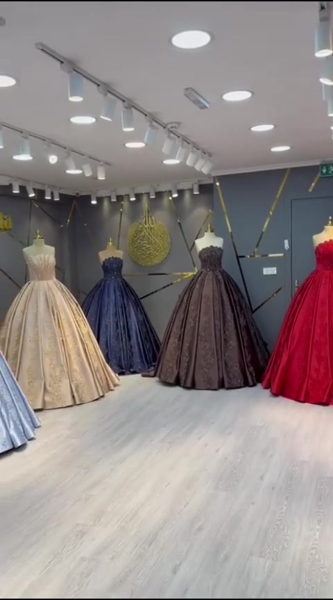 حصريآ أزياء رعد 
نحن عنوان الاناقه 
تمتعي بأحدث التصاميم 
أحدث بدلات الزفاف
والحنه والمهر 
أحدث موديلات التركيه والايطاليه 
العنوان.  الفرع الاول الرمادي شارع المستودع مقابل ستي سنتر 
الفرع الثاني الخالديه قرب مرطبات السلام 
للحجز والاستفسار إرسال رساله الاتصال.. *********** .. ***********
