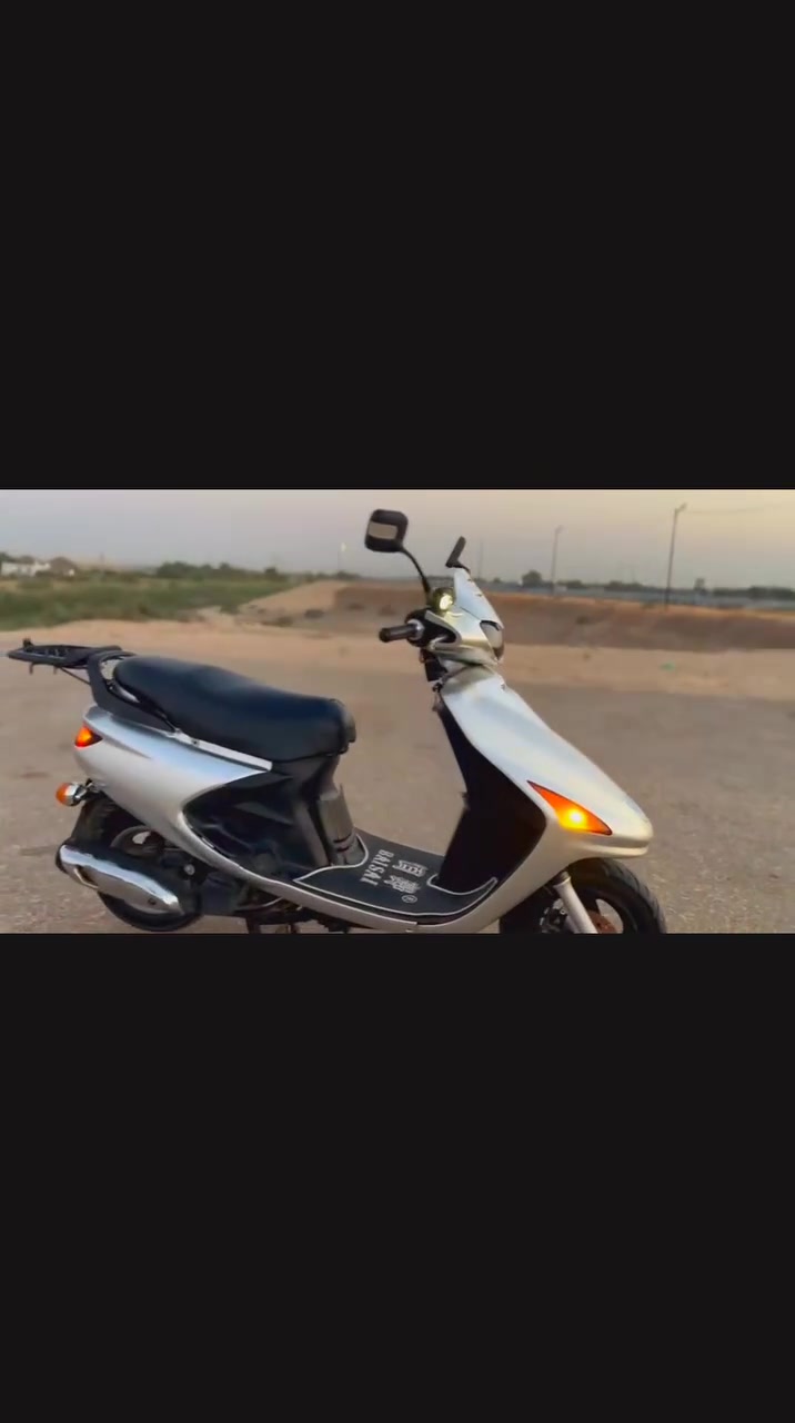 سلام عليكم شباب دراجه فراشه فحل للبيع✅ مكينه (مامفتوح برغي بيها) ✅شلعه شك الكاع خير من الله✅ سلف هندر اشاير بك لايت  ✅كهربائيات كلها شغاله ✅
دبلات شغاله ✅
جك وصط ✅
جك صفحه✅
هورن ✅
((حساس بريك) ✅

 للاستفار اكثر اتصل ☎️
***********
مكان دراجه🏣 ديوانيه قضاء غماس 
السعر(خاص) 💵
