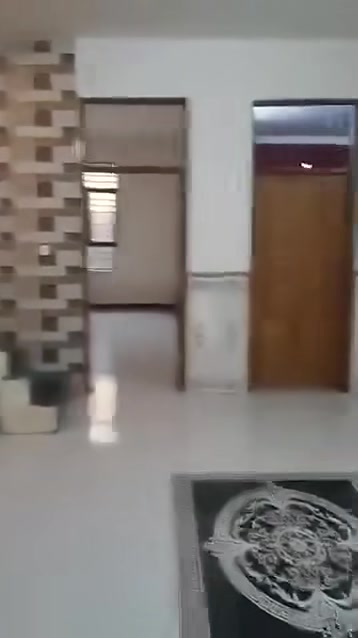 السلام عليكم 
بيت زراعي ١١٧ للبيع المساحه ٤٢٩ م واجهه ١١ ونزال ٣٩ بناء درجه اولى الارضيه رفت غرفتين كل وحده قياس 6×4.4 ومطبخ بارد 5×4 ومطبخ حار 2×3 حولي كبير وصاله 4×6 واستقبال 7×4.2 ودرج دائري والسطح شتايكر درجه اولى وطرمه 5×6 وكراج بطول ١٢ متر وحديقه 10×6 البناء طابوق وجديد لسنة ٢٠٢٢ ومثل ماموضح بالفديوهات والصور وتاسيس كامرات عدد ٧ الموقع بوب الشام البوعليان اول فرع ....خدمات تبليط و ماء وكهرباء وسحب ومجاري وشارع ١٠ متر نقص البناء ستارة السطح فقط السعر ١٥٥ مليون  وبي مجال للإستفسار *********** *********** اتصال و واتس اب واعتذر للاطاله
