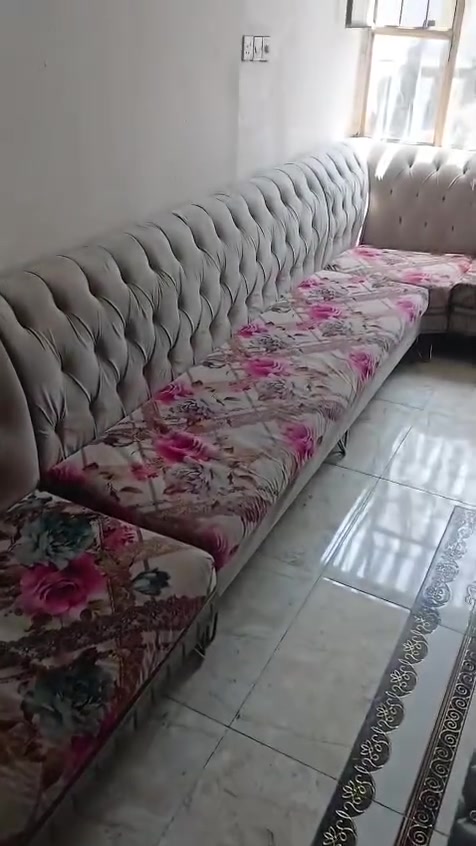 تخم ١٤ مقعد زاويتين نضيف بدون كسر السعر ٣٥٠الف مكاني بغداد المشتل ***********
