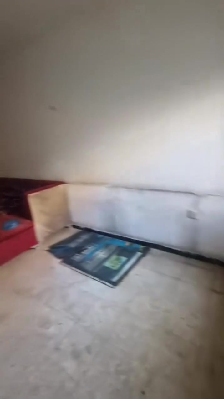 بيت ايجار 3نوم وصاله ومطبخ وخدمات فوك وجوه وسطحين اي استفسار الدلال سيف الحچيمي ***********
