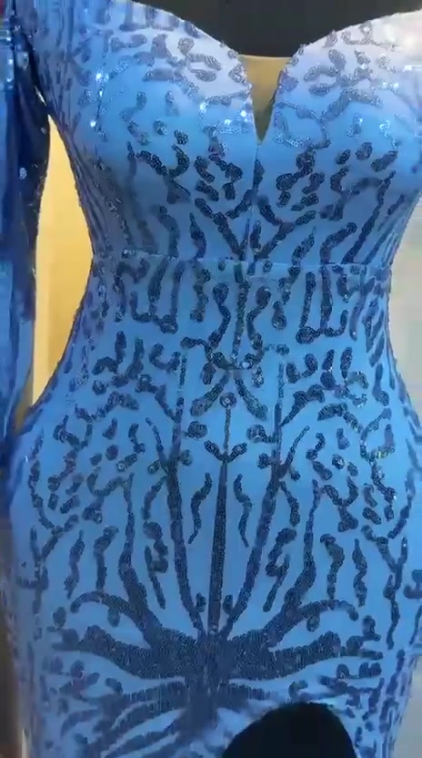 تألقي بإطلالة لا تُنسى في مناسبتك القادمة 💙✨متوفر الآن هذا الفستان الأزرق الساحر، بتصميم يبرز جمالك وتطريز براق يمنحك حضوراً لافتاً.📍 للطلب أو الاستفسار عن المقاسات والأسعار، يسعدنا تواصلكم معنا عبر الرسائل الخاصة 📩.#فساتين_للمناسبات #إطلالة_اليوم #أزياء_راقية #تسوق
للاستفسار عل رقم 
***********
توصيل جميع محافظات العراق ثلاثة الاف
