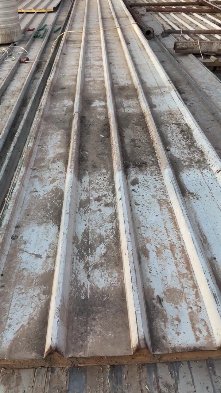 ساندويج عدد٣طول١٢متر  برغي ما بيهن نضيفات كلش بغداد البياع المعالف ***********
