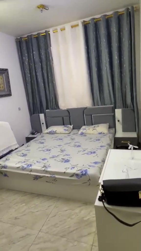 السلام عليكم غراض بيت للبيع مابيهن اي ضرر ولا اي شخطة مكاني بغداد اي استفسار خاص او اتصلو ع رقم بس الشراي يتصل ***********
