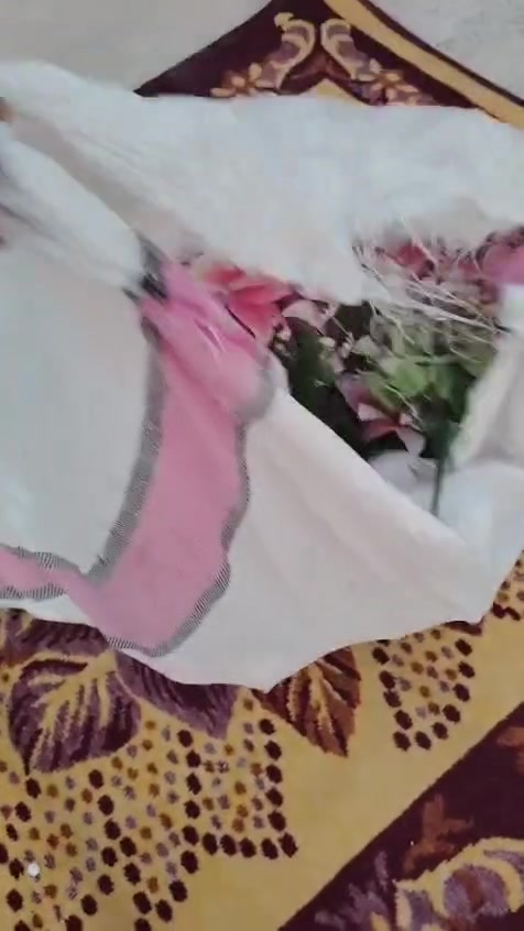 السلام عليكم
اخوان هذا الورد للبيع من كلشي نموذج مطلع 
وبصراحه مجارده شليف كامل ونضيف ممستخدم 
وميز مهر جانبي هم للبيع 

مكاني بغداد الغزاليه 
متوفر واتساب
***********
