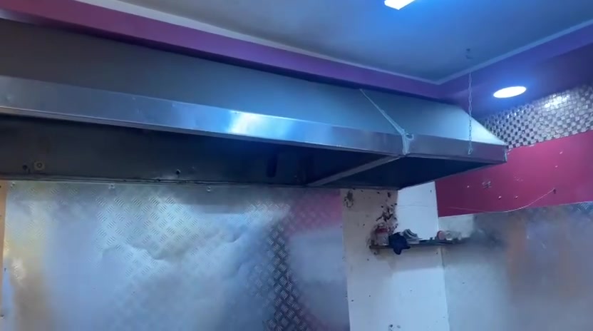 السلام عليكم دكت داخلي ٣ متر استعمال قليل جدا السعر ٣٥٠ الف وبي مجال قليل هاتف *********** أو ***********
