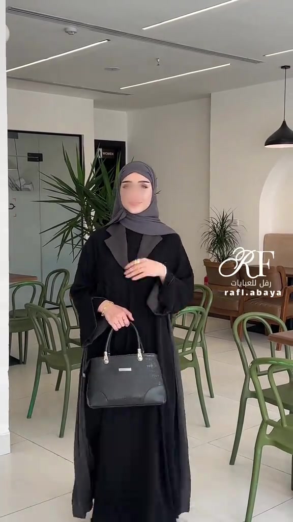 للحجز واتساب *********** عبايه الرسمي الرصاصي 🩶 الخامه جرجيت انترنت كويتي سواد فاحم  متوفره بجميع القياسات  العبايه مغلقه تكون وجوانب لون رصاصي طوخ توصيل جميع انحاء العراق  #رفل_للعبايات #عبايات #كربلاء #عبايات_فخمة #بشتات_خليجية 

نص مكتوب في الصور:
- RF
- رفل للعبايات
- rafl.abaya