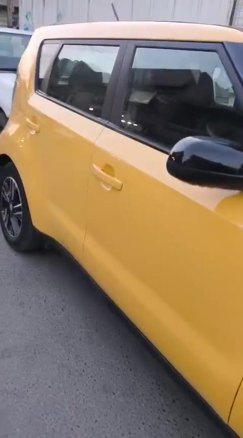 السلام عليكم سياره صول 2019 سنويه بأسمي تحويل ثاني حادثه صندوق خلفي فقط مبدل سعر 105 بيهه مجال باقي تفاصيل بلاتصال واتساب *********** عنوان بغداد الشعب
