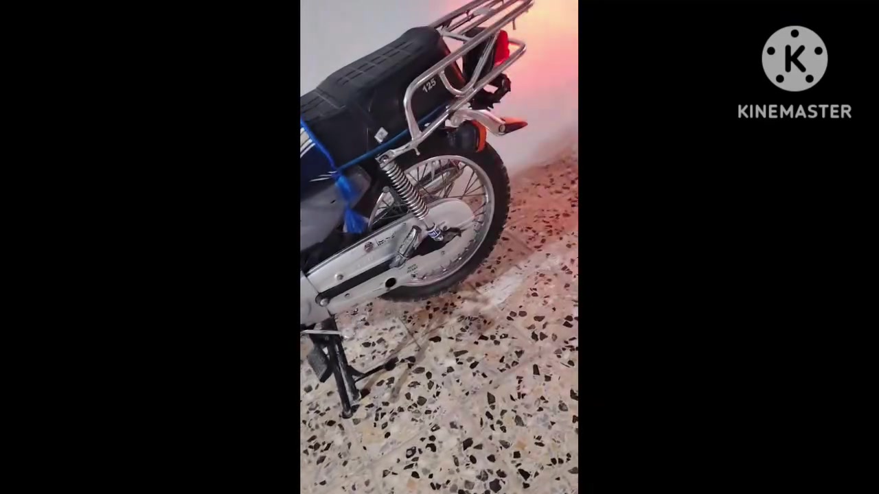 السلام عليكم شباب دراجه لبيع ارشه اصولي وكيله حمودي العارضي دراجه موديل23 كله أصلي 650 وبيه مجال الرقم ***********
