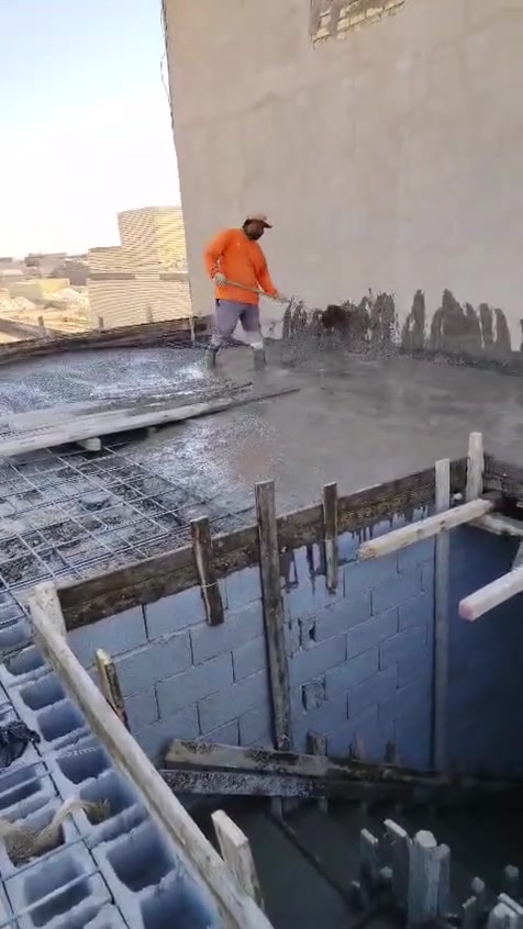 السلام عليكم يوجد لدينا بيوت وقطع اراضي للبيع كافة المساحات العنوان بغداد مدينة الصدر الحميديه شارع سيد عوده الاتصال ***********
