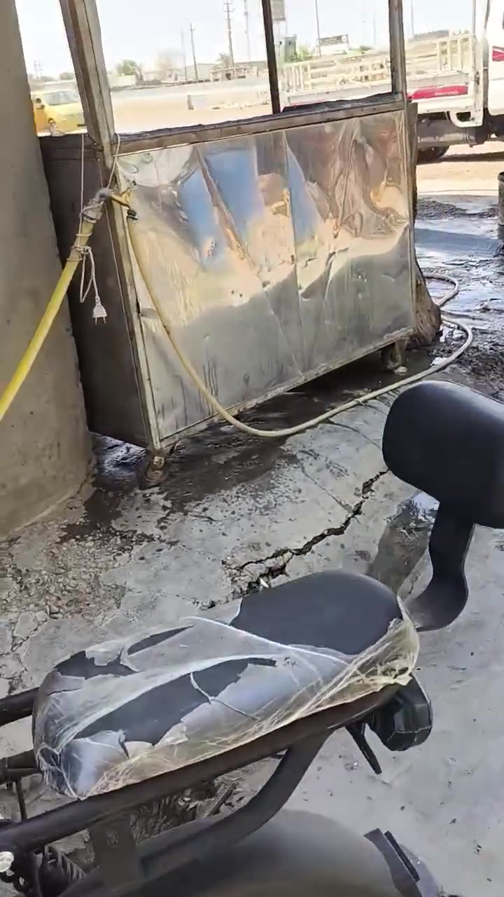 السلام عليكم 
R10
نظيفه كلش ما بيها اي نقص
 دبل اشاره لايت اورن 
نظام R 
حجم الملف ٤٨
البطاريات 5زغار حاليا بيها نص عمر 
٣٥٠وبيها مجال بسيط جدا مكاني التاجي منشاه نصر 
***********بي واتساب
