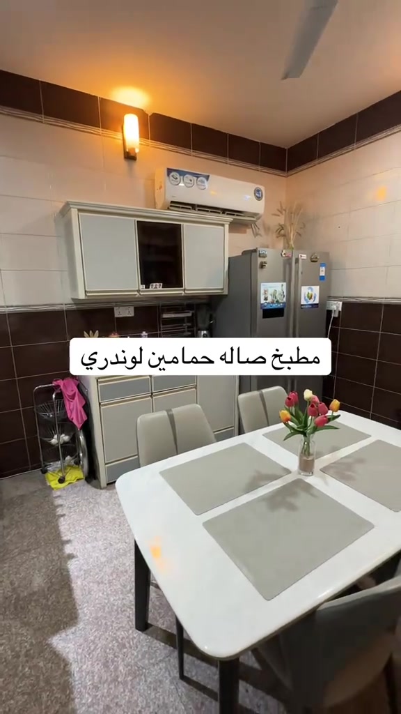 🏡 منزل للبيع – اليرموك / ضباط الداخلية 🔹 المساحة: 67م² واقع حال 102م² 🔹 الواجهة: 6م واقع حال 9م 🔹 3 غرف نوم – واحدة بالطابق الأرضي 🔹 صالة + مطبخ + حمامين 🔹 بناء 2015 🔹 جاهز للسكن 📞 قسم البيع: *********** 📞 قسم الإيجار: *********** #منزل_للبيع #حي_اليرموك #عقارات #بوابة_كلكامش_العقارية #للبيع 
