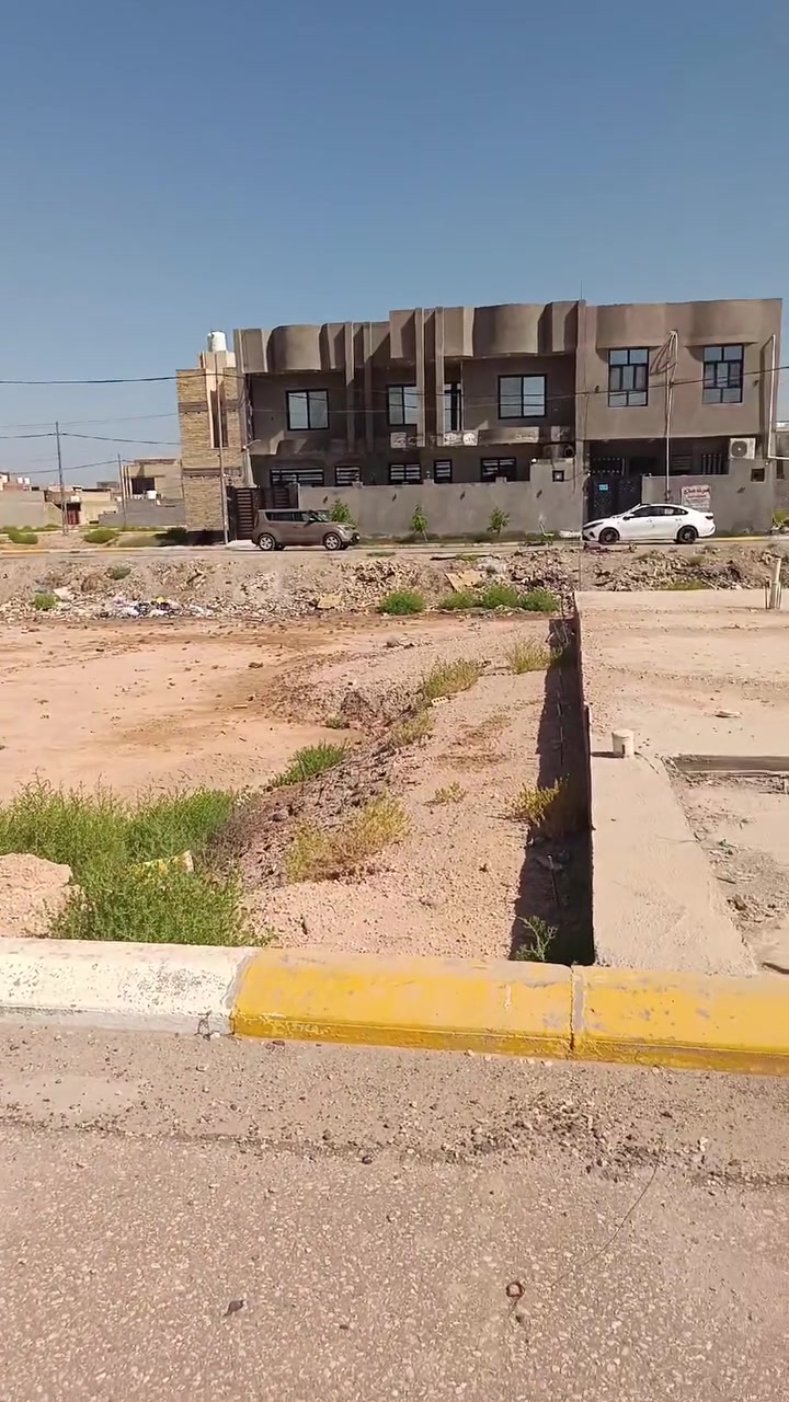 قطعة ارض ١٠٠ متر عامود ١٤٧ مجمع السيده رقيه ***********

