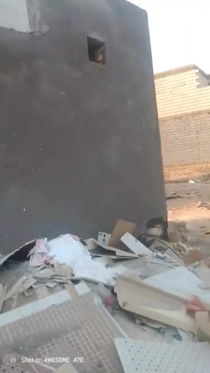 بيت طابوك 
صب كونكريت مساحته ميه 
المكان حي الرحمن
رقم الهاتف: ***********
***********

