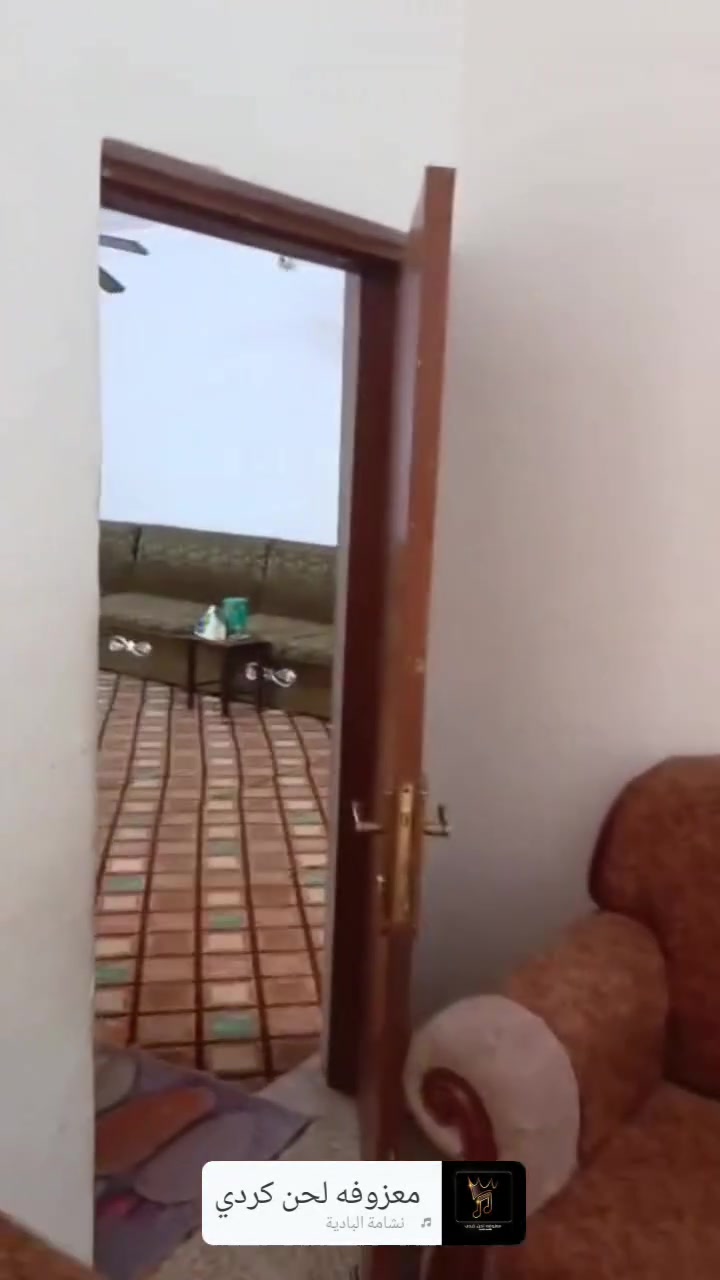 دار للبيع طابو صرف المساحه ٣٠٠ متر  مساحة البناء (٢٢٠) متر.  العنوان حي العسكري قرب مفرك زيد أبن علي نوع البناء طابوك نهروان رباط فوك الشبابيك داير البيت كله السكف صب كونكريت أرضيه كاشي ستفسار عن السعر ***********
