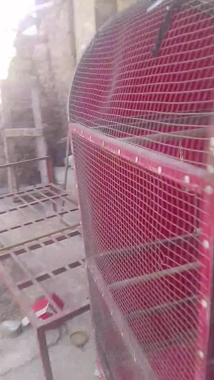 قفص للبيع 
***********
