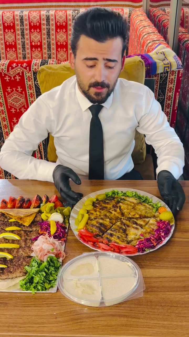 اهلا سهلا بيكم 
اكيد طابق للعوائل وطابق للشباب 
حياكم الله
توصيل مجاني 
***********
***********
