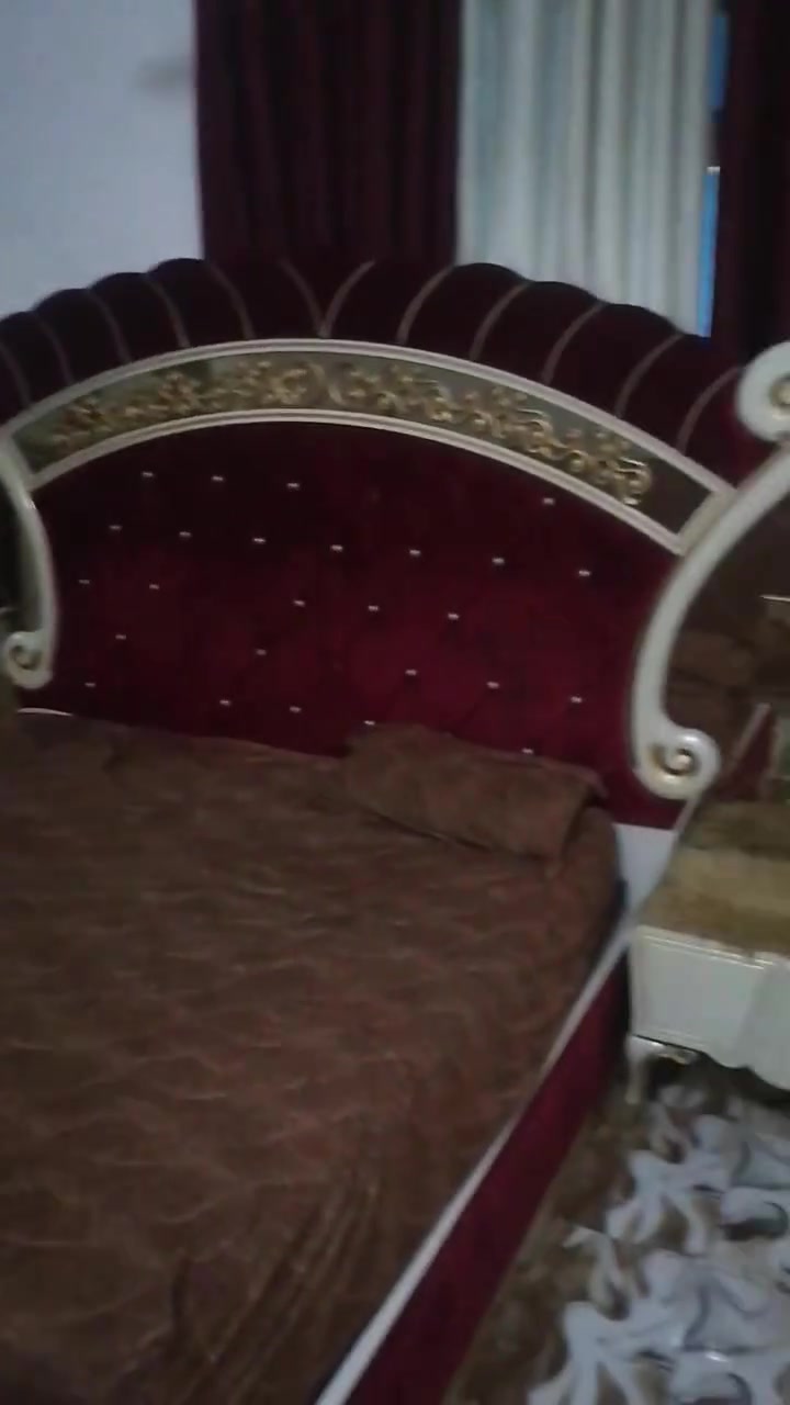 سلام عليكم اخوان غرفه تركيه الاصليه الثقيله غرفه نضيفه وحلوه كلش السعر 800وبيها مجال بسيط جدا عنوان ديالى بلدروز للاستفسار هذا رقم *********** او ***********بي واتساب
