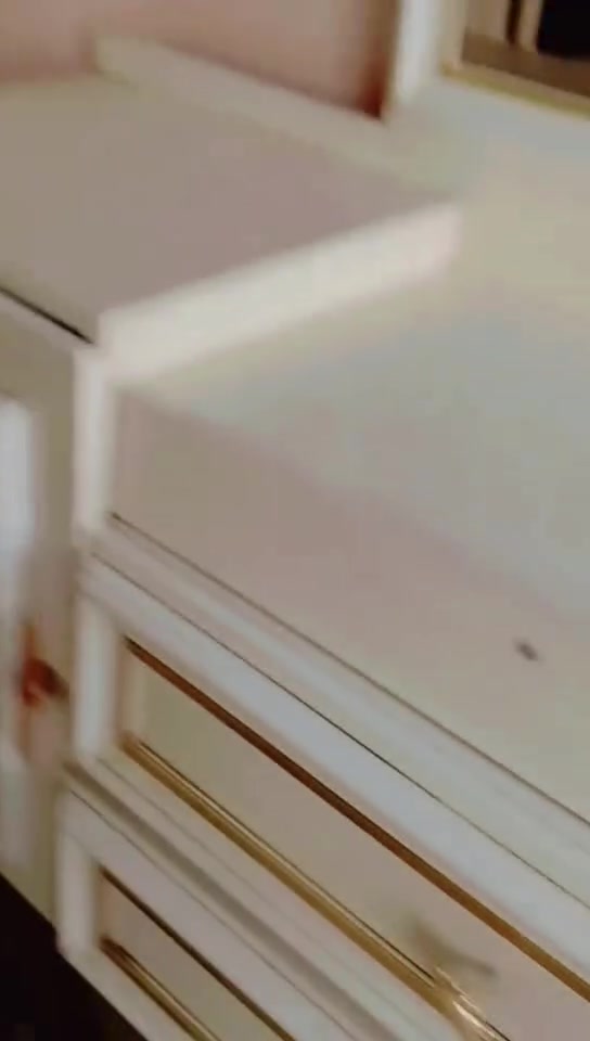 السلام عليكم هاي الغرفه ب 300 وبيها مجال
العنوان واسط بالصويره 

غرفه مستعمله 
***********
***********
