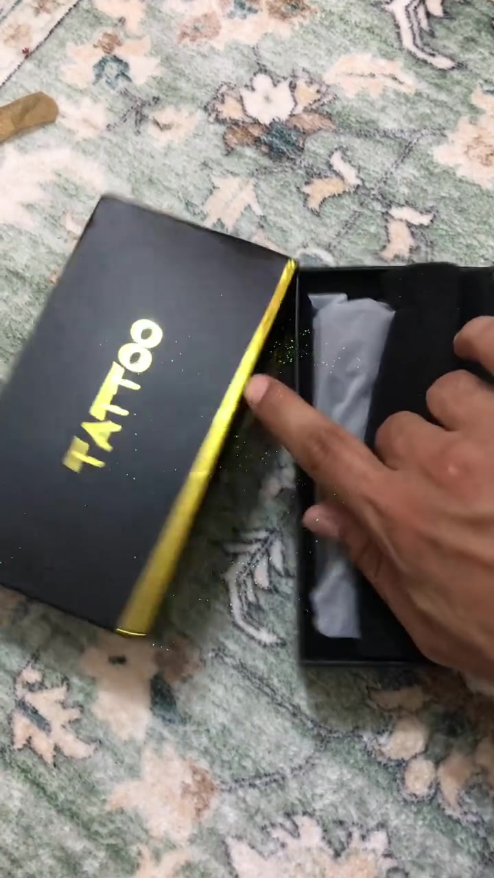 ***********
