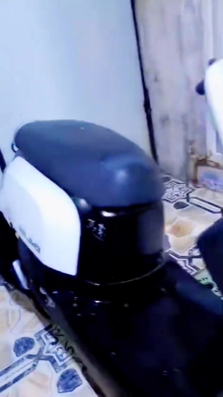 السلام عليكم دراجه بواليس البيع الدراجه نوزل ودراجه كلش حلوه ورزنه سعر الدراجه 475 وبه مجال بسيط

***********
