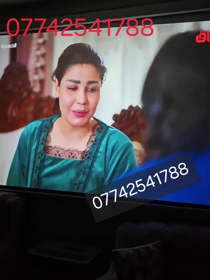 الجهاز المعروض في الصورة هو بروجكتر WiMiUS P62 الذكي يُعد هذا الجهاز من أجهزة العرض السينمائي (الداتا شو) المحمولة الممتازة للمنازل والمحاضرات، وإليك أهم مواصفاته الأساسية:التركيز التلقائي (Auto Focus): يضبط وضوح الصورة ذاتياً بشكل ذكي دون الحاجة لتعديل يدوي.تصحيح الأبعاد (Auto Keystone): يضبط زوايا وأبعاد الصورة تلقائياً لتكون مستقيمة حتى لو كان الجهاز مائلاً.الدقة والوضوح: دقة أصلية Full HD 1080p مع دعم تشغيل الفيديوهات بجودة 4K.السطوع والإضاءة: قوة إضاءة تصل إلى 700 ANSI Lumens، مما يوفر ألواناً واضحة حتى في الإضاءة الخفيفة.الاتصال اللاسلكي: يدعم تقنيات WiFi 6 و Bluetooth 5.2 لربطه بسهولة وسرعة مع هواتف الأندرويد، الآيفون، أو سماعات الرأس.المنافذ المتاحة: يحتوي على منافذ متعددة تشمل منفذين USB، منفذين HDMI، ومنفذ صوت AV ومخرج للسماعات
للحجز 
***********

#داتاشو #بروجكتر #سينما #تعليم #عارض_سينمائي #داتاشو
