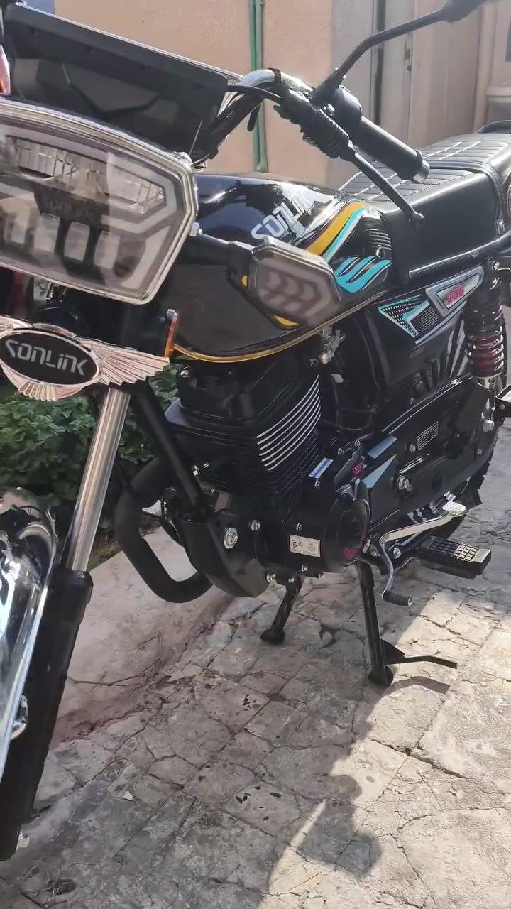 دراجه سونلك  مكينه 200  ضاغطه و زنجيل موديل 2026 دراجه صار  15 يوم من نزلتها من الرمبه دراجه خير من الله  سعرها مليون  و بيهة مجال للطيبين لون أسود رقم ***********
