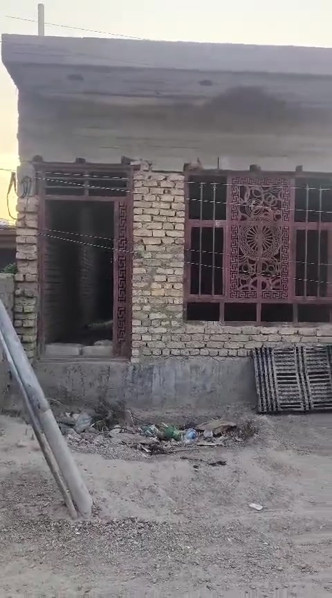 هيكل 100 متر
بالقرب من شارع الشهيدين 
يحتاج مجاري 
وتاسيس ماء 
ولبخ __ فقط 
العنوان ابو غريب 
الشهداء بالقرب من شارع ٣٠
للأستفسار ***********
