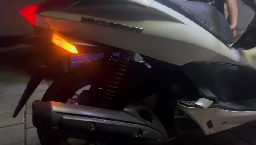 من رخصة الأدمن السلام عليكم عليكم دراجه PCXالجيل الأول ياباني محرك150cc مكفوله كفاله عامه محركها خير من الله كهربائيات كلها شغاله شرط الفحص جيب فيتر وياك وفحص فحص كامل السعر مليون و400 وبيها مجال للشراي العنوان بغداد الشعب حي سومر شارع المدارس للأستفسار اتصل على رقم
*********** واتساب موجود
