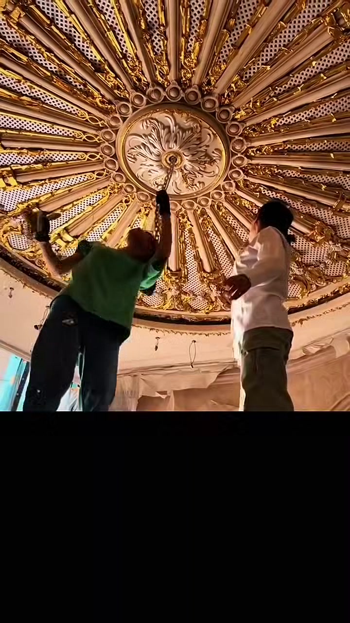 ✨ إعلان هام إلى اهالي كربلاء ✨

تم وصول كادر إيراني بل تعاون مع كادر عراقي مختص بتنفيذ الديكورات الملكية والتعتيق بأحدث التصاميم واللمسات الفنية الراقية 👑

✔ تنفيذ احترافي
✔ تعتيق ورسم سقوف
✔ ديكورات كلاسيك وملكية
✔ خامات فخمة ولمسات دقيقة

الفخامة تبدأ من هنا ✨
للحجز والاستفسار مراسلتنا على الخاص.***********
