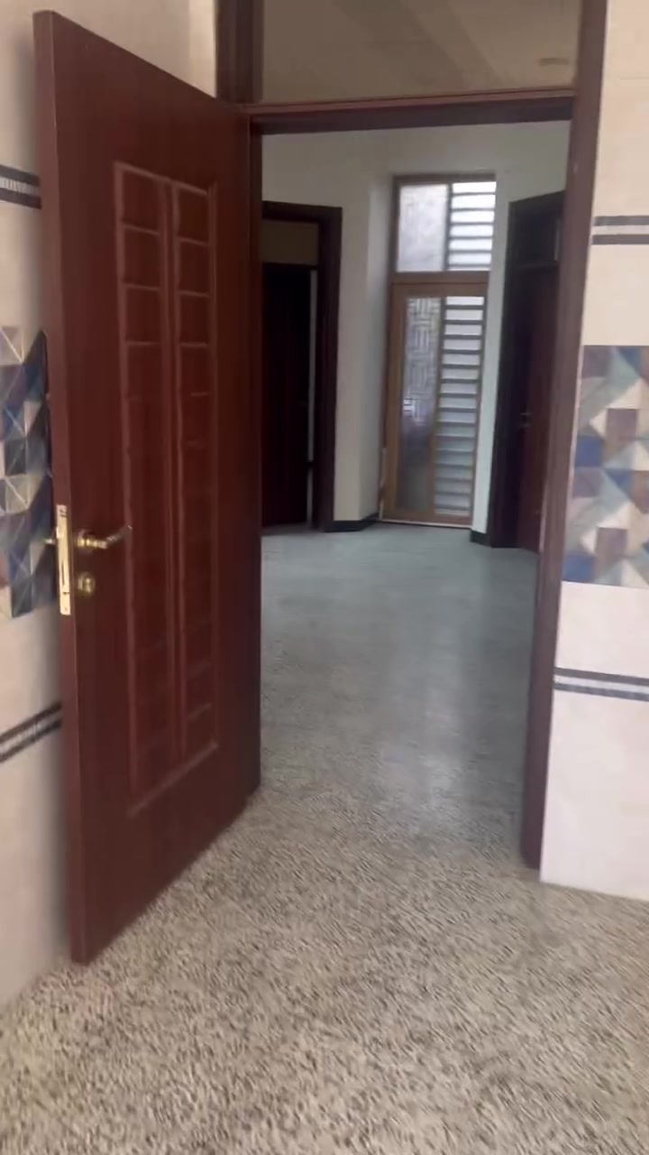 حي الاستاذ • أكثر من ٣ غرف • كلش نظيف