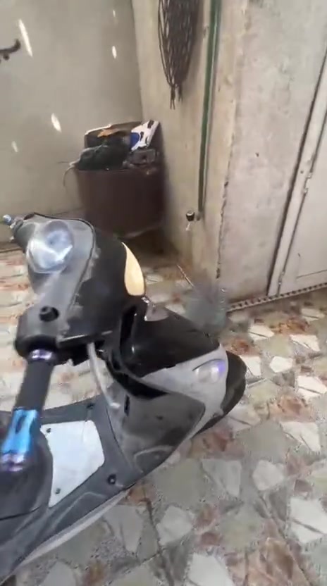 سلام عليكم دراجه للبيع جانت كامله وحربته وكفراته كامله ختم واحد وبيه وصل مال شركه بكاني بصره قبله***********لسعر خاص👍🏽
