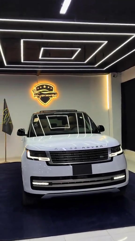 RANGE ROVER VOGUE 2024🩵clean title Black edition 18,000mil Sport ediotion🇺🇸 Usa import Call for price: *********** *********** #fypシ゚ #مشاهير_تيك_توك #landrover #عرب_تيك_توك_امريكا #بغداد 

